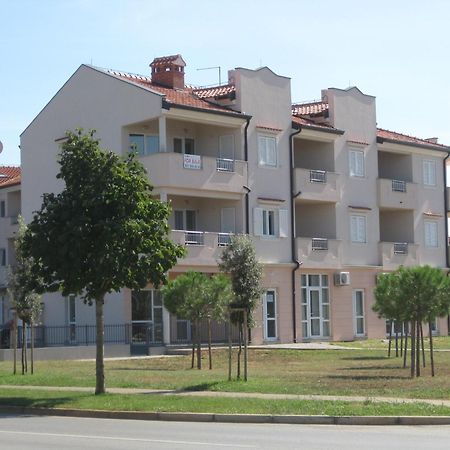 Apartments Nautica Novigrad Istria Exterior foto
